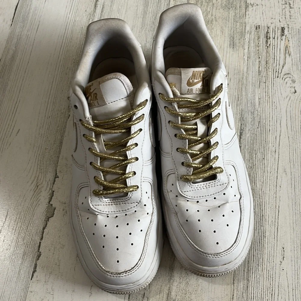 Nike AirForce Ones Size 8.5 - Picture 2 of 10